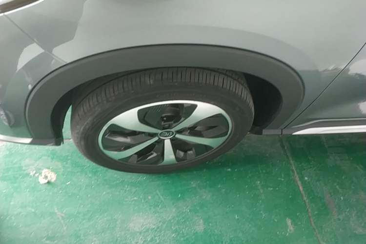 Used BYD Song PLUS New Energy 2021 DM-i 110KM Flagship Model Left Front Wheel Hub