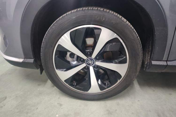 Used BYD Song PLUS New Energy 2021 DM-i 51KM Prestige Model Left Front Wheel Hub