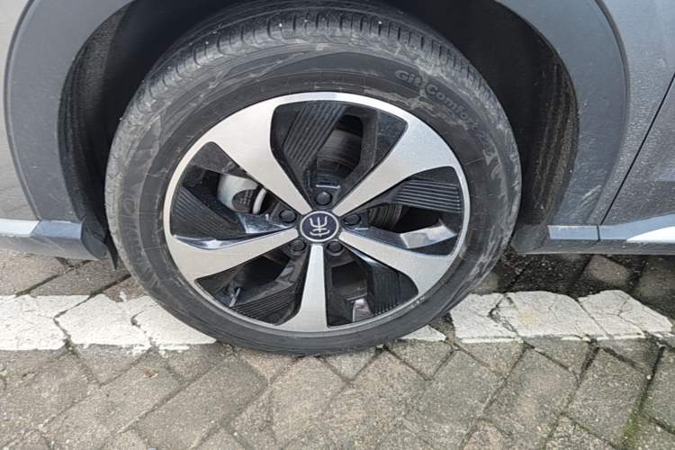 Used BYD Song PLUS New Energy 2021 DM-i 110KM Flagship Model Left Front Wheel Hub