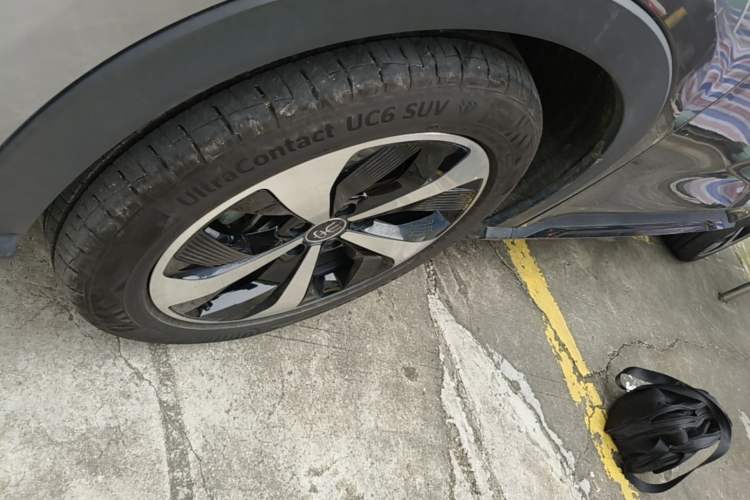 Used BYD Song PLUS New Energy 2021 DM-i 110KM Flagship PLUS 5G Edition Left Front Wheel Hub
