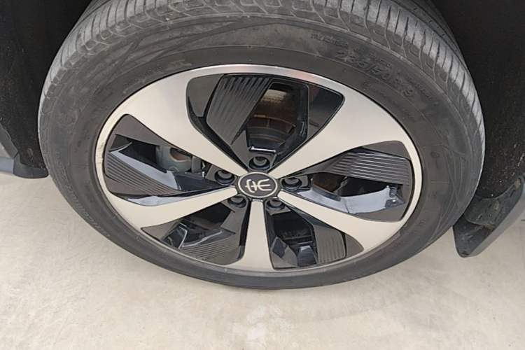 Used BYD Song PLUS New Energy 2021 EV Deluxe Model Left Front Wheel Hub