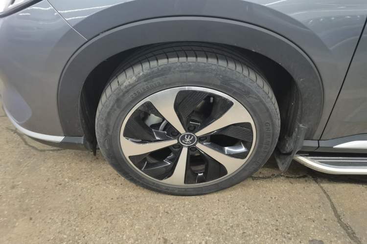 Used BYD Song PLUS New Energy 2021 DM-i 110KM Flagship PLUS Left Front Wheel Hub