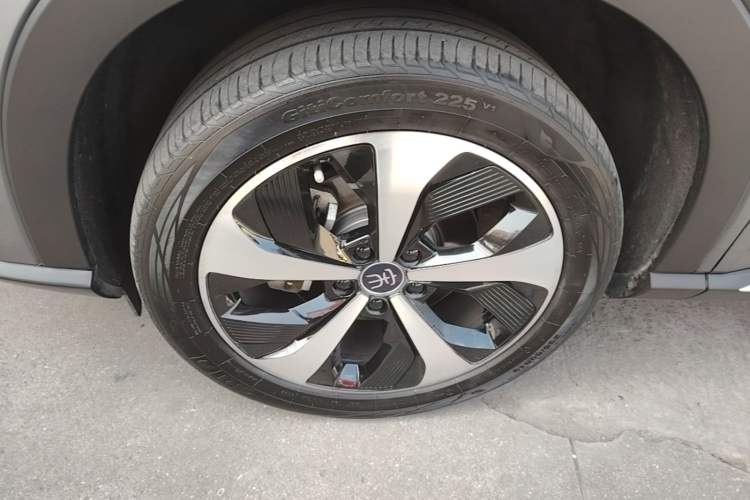 Used BYD Song PLUS New Energy 2021 EV Deluxe Model Left Front Wheel Hub