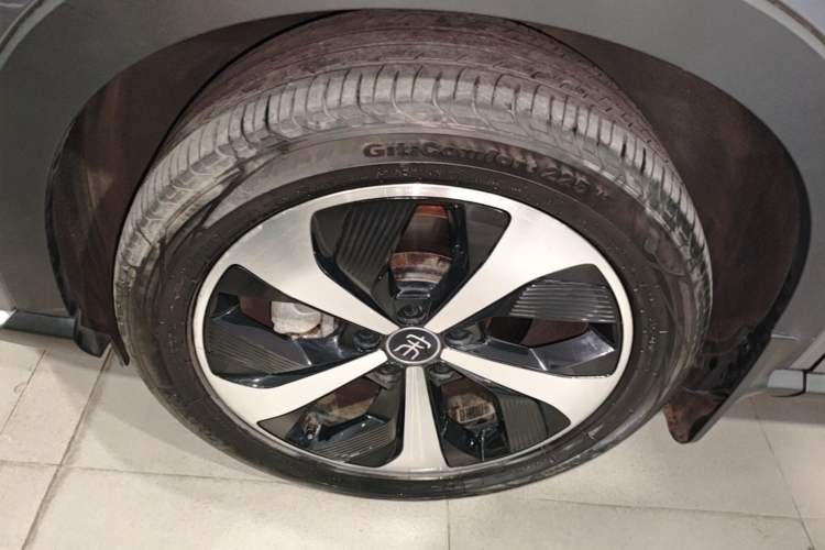 Used BYD Song PLUS New Energy 2021 DM-i 110KM Flagship PLUS Left Front Wheel Hub