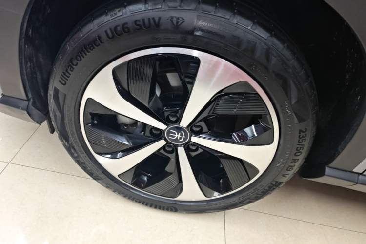 Used BYD Song PLUS New Energy 2021 DM-i 110KM Flagship PLUS Left Front Wheel Hub