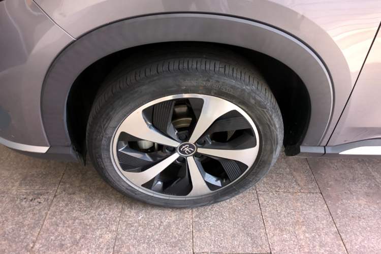 Used BYD Song PLUS New Energy 2021 DM-i 51KM Prestige Model Left Front Wheel Hub