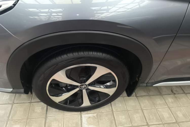 Used BYD Song PLUS New Energy 2021 DM-i 51KM Prestige Model Left Front Wheel Hub