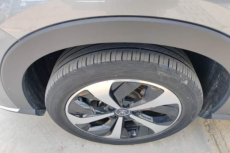 Used BYD Song PLUS New Energy 2021 DM-i 110KM Flagship PLUS Left Front Wheel Hub