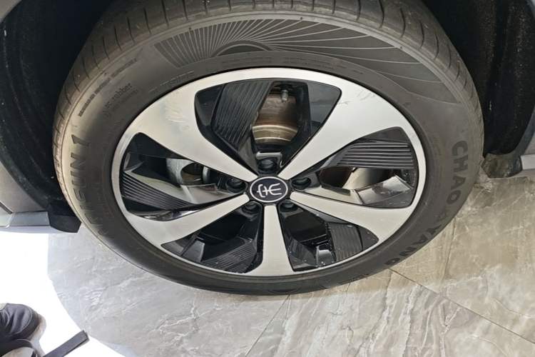 Used BYD Song PLUS New Energy 2021 DM-i 110KM Flagship PLUS Left Front Wheel Hub