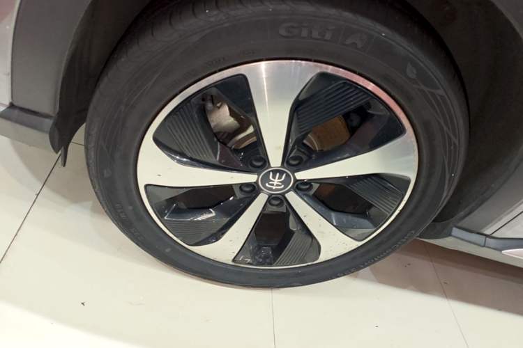 Used BYD Song PLUS New Energy 2021 DM-i 110KM Flagship Model Left Front Wheel Hub