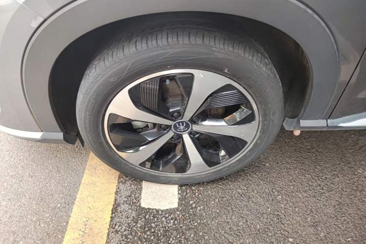 Used BYD Song PLUS New Energy 2021 DM-i 110KM Flagship Model Left Front Wheel Hub