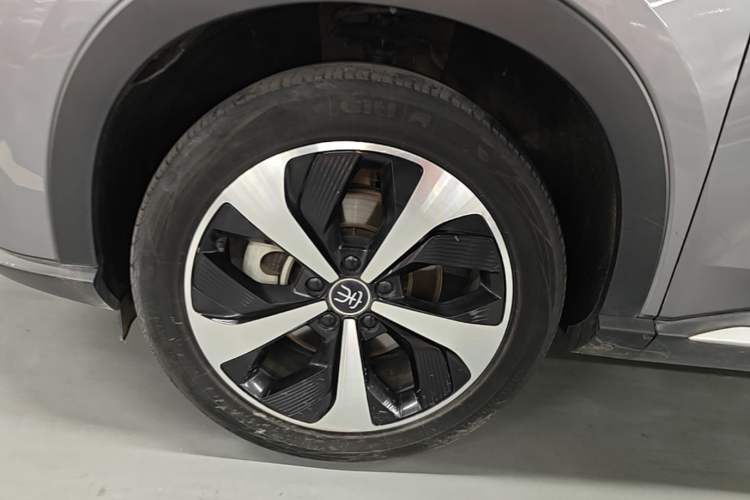 Used BYD Song PLUS New Energy 2021 EV Flagship Model Left Front Wheel Hub