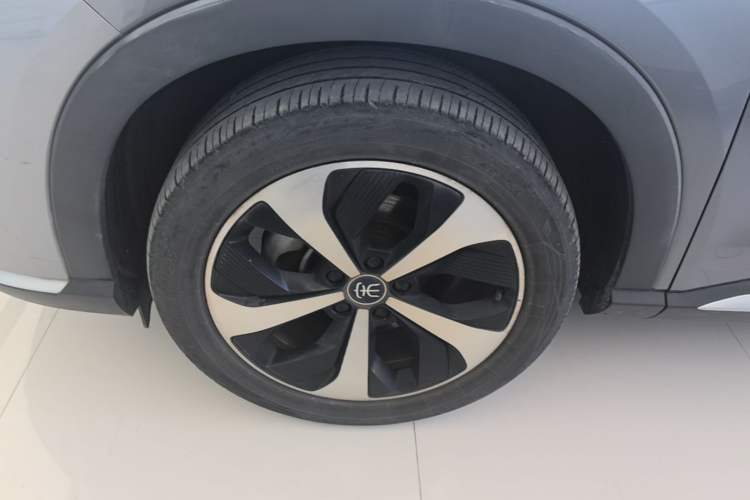 Used BYD Song PLUS New Energy 2021 DM-i 110KM Flagship PLUS Left Front Wheel Hub