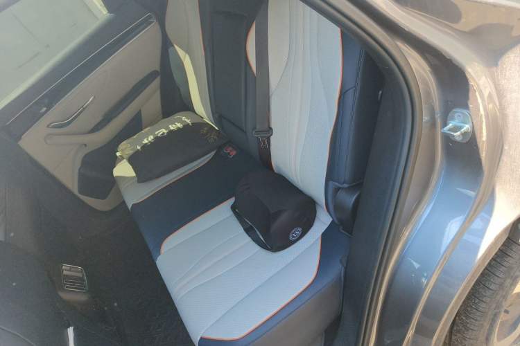 Used BYD Song PLUS New Energy 2021 EV Flagship Model Left Rear Seat
