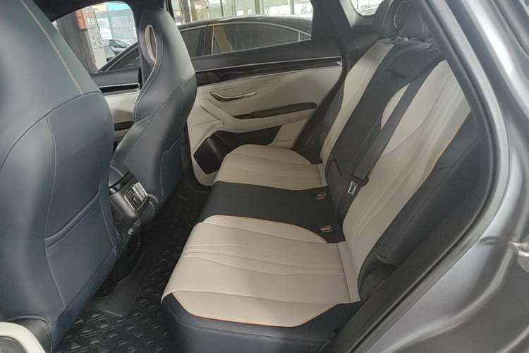 Used BYD Song PLUS New Energy 2021 EV Flagship Model Left Rear Seat