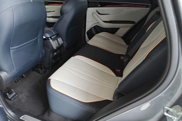 Used BYD Song PLUS New Energy 2021 DM-i 110KM Flagship Model Left Rear Seat