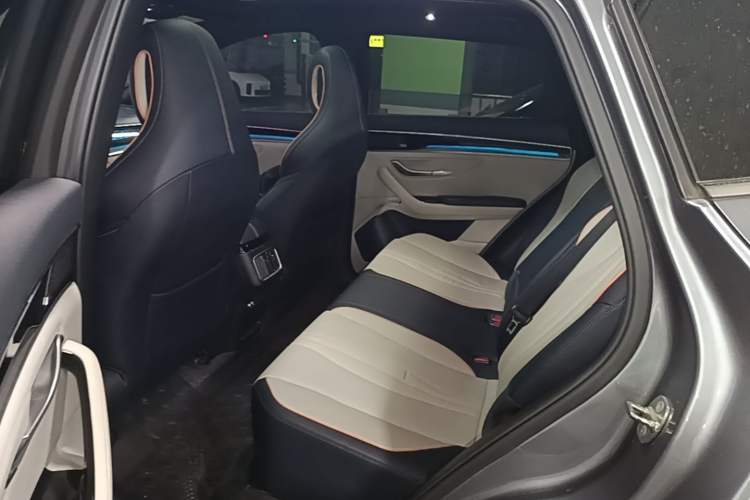 Used BYD Song PLUS New Energy 2021 EV Flagship Model Left Rear Seat