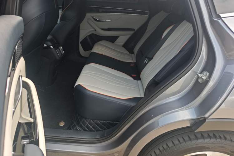 Used BYD Song PLUS New Energy 2021 DM-i 110KM Flagship Model Left Rear Seat