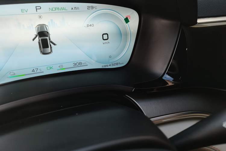 Used BYD Song PLUS New Energy 2021 DM-i 110KM Flagship PLUS 5G Edition Odometer Close Up