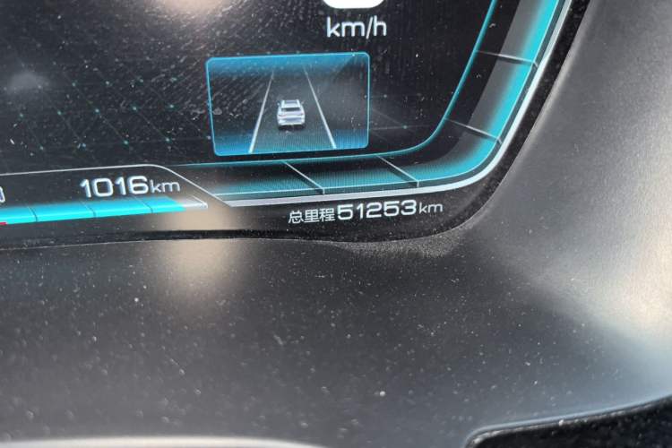 Used BYD Song PLUS New Energy 2021 DM-i 110KM Flagship PLUS Odometer Close Up