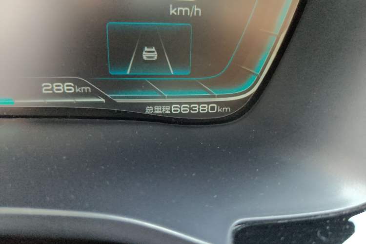 Used BYD Song PLUS New Energy 2021 DM-i 110KM Flagship PLUS Odometer Close Up