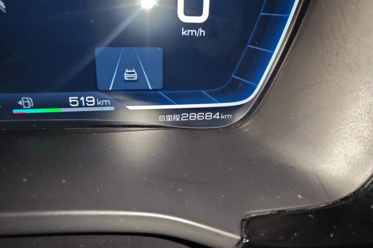 Used BYD Song PLUS New Energy 2021 DM-i 100KM Four-Wheel Drive Flagship PLUS Odometer Close Up