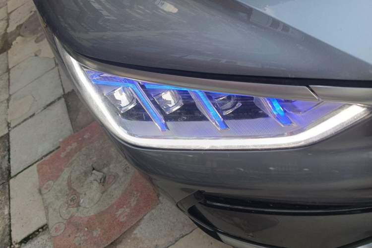 Used BYD Song PLUS New Energy 2021 EV Deluxe Model Right Front Headlight