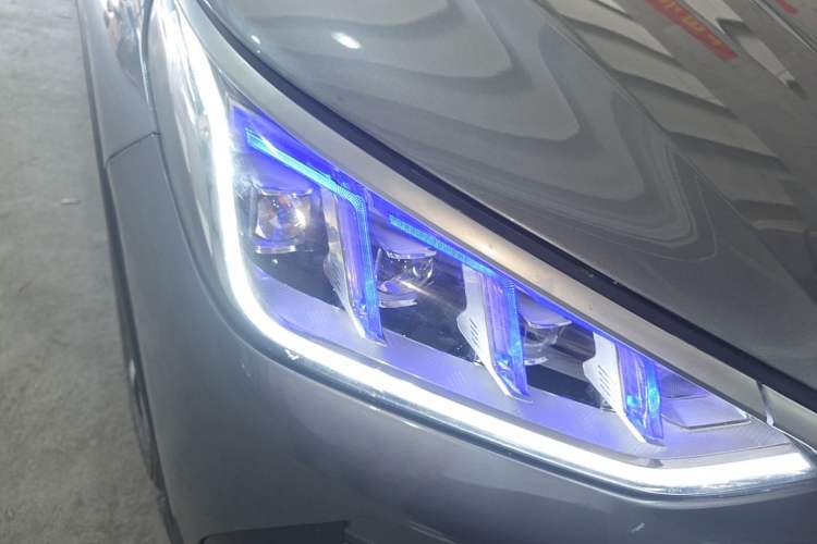 Used BYD Song PLUS New Energy 2021 EV Deluxe Model Right Front Headlight