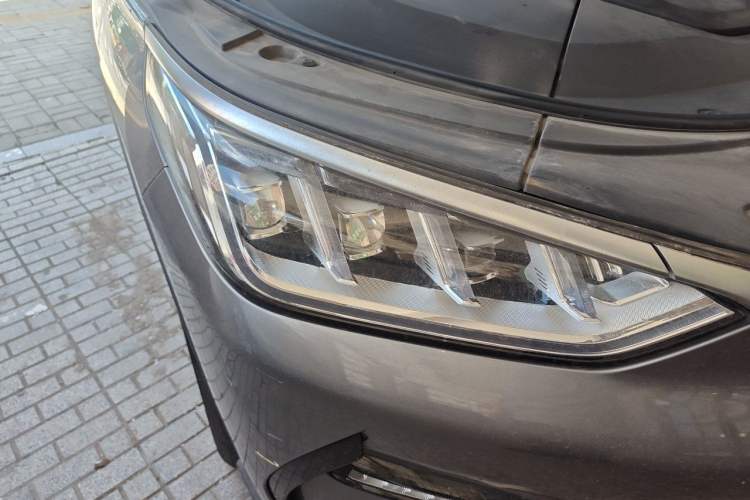 Used BYD Song PLUS New Energy 2021 EV Deluxe Model Right Front Headlight