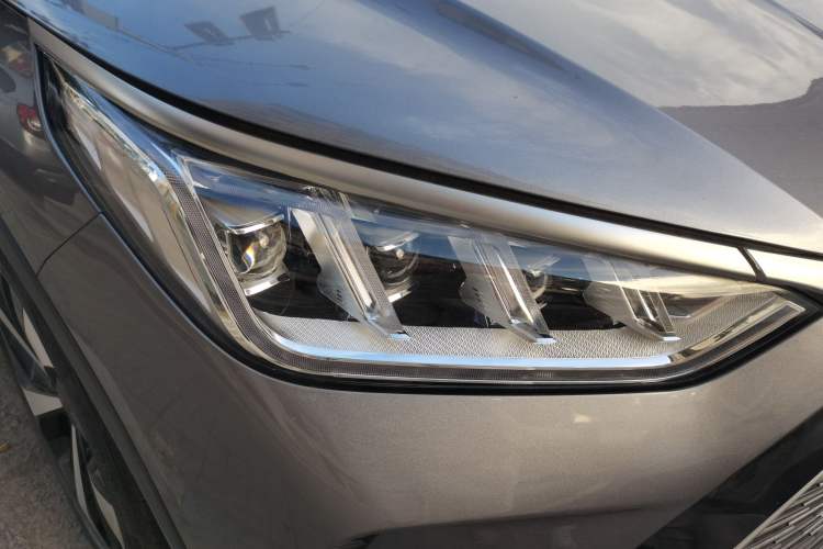 Used BYD Song PLUS New Energy 2021 DM-i 110KM Flagship PLUS 5G Edition Right Front Headlight