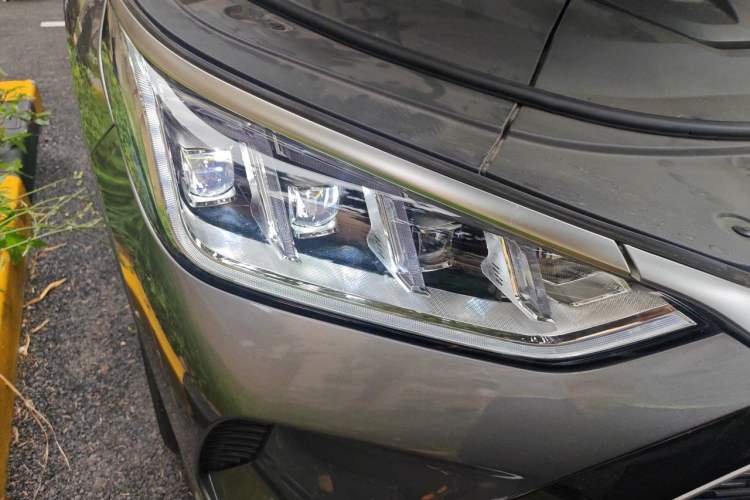 Used BYD Song PLUS New Energy 2021 DM-i 110KM Flagship PLUS Right Front Headlight