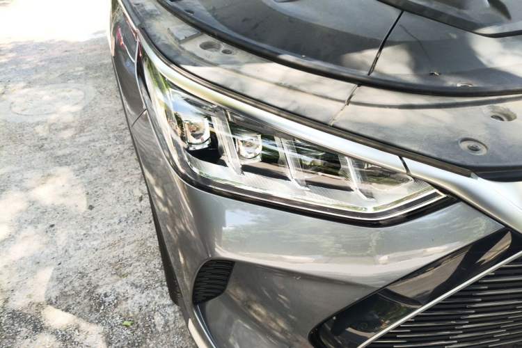 Used BYD Song PLUS New Energy 2021 DM-i 110KM Flagship PLUS Right Front Headlight