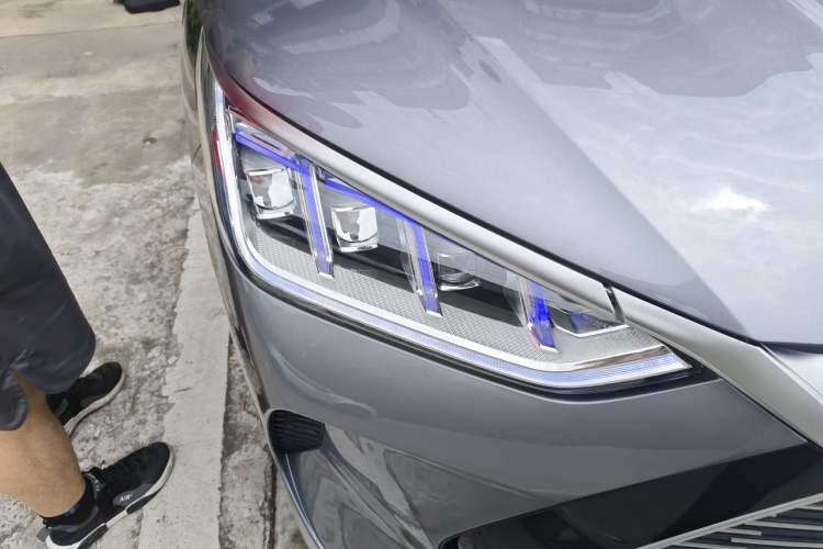 Used BYD Song PLUS New Energy 2021 DM-i 110KM Flagship PLUS Right Front Headlight