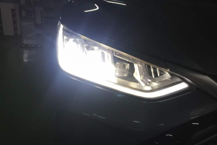 Used BYD Song PLUS New Energy 2021 DM-i 110KM Flagship Model Right Front Headlight