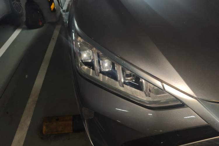 Used BYD Song PLUS New Energy 2021 DM-i 100KM Four-Wheel Drive Flagship PLUS Right Front Headlight
