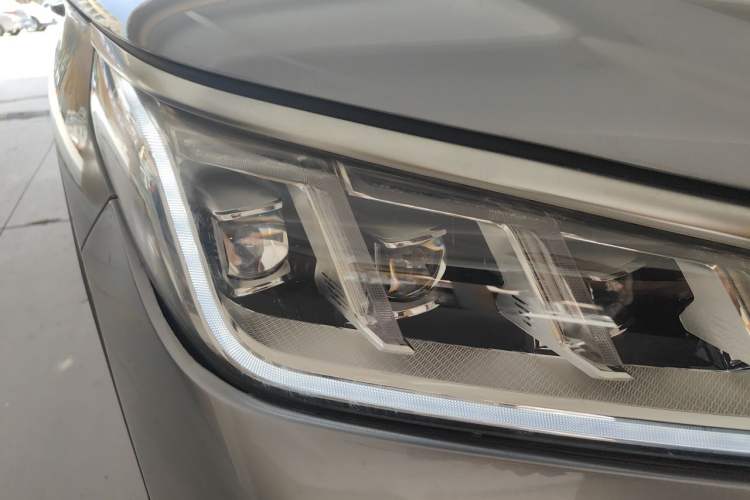 Used BYD Song PLUS New Energy 2021 DM-i 51KM Prestige Model Right Front Headlight