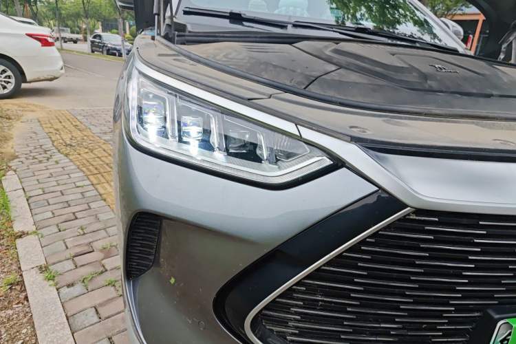 Used BYD Song PLUS New Energy 2021 DM-i 110KM Flagship PLUS Right Front Headlight