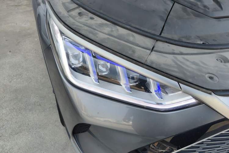 Used BYD Song PLUS New Energy 2021 DM-i 110KM Flagship PLUS Right Front Headlight