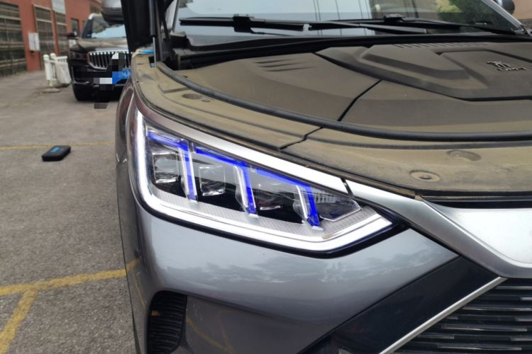 Used BYD Song PLUS New Energy 2021 DM-i 110KM Flagship PLUS Right Front Headlight