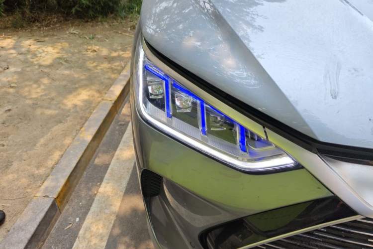 Used BYD Song PLUS New Energy 2021 DM-i 110KM Flagship Model Right Front Headlight