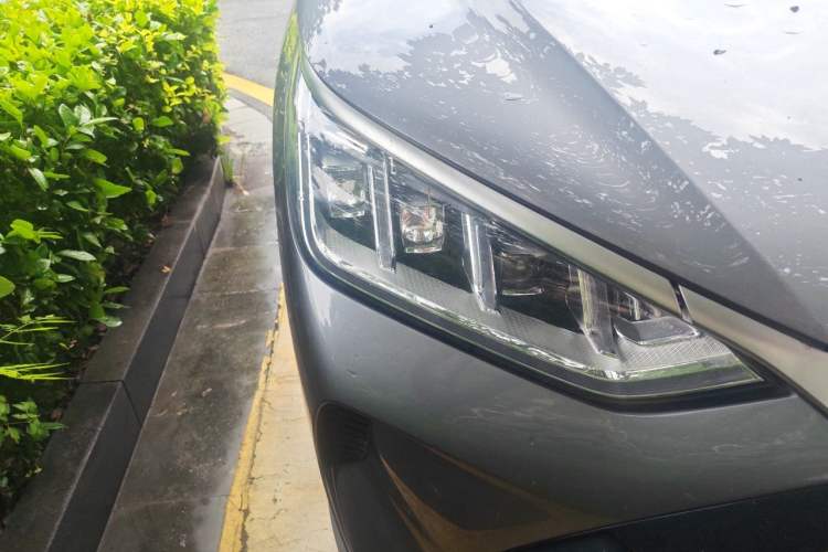 Used BYD Song PLUS New Energy 2021 DM-i 51KM Prestige Model Right Front Headlight