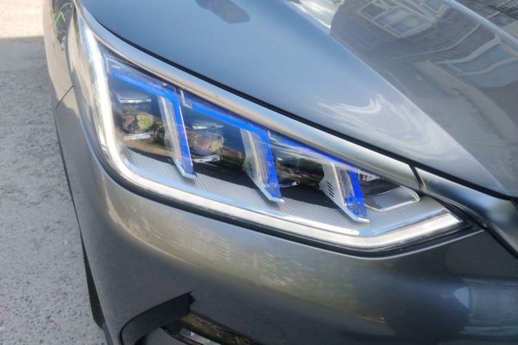 Used BYD Song PLUS New Energy 2021 EV Flagship Model Right Front Headlight