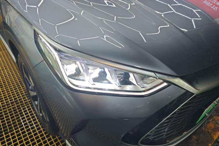 Used BYD Song PLUS New Energy 2021 DM-i 110KM Flagship PLUS 5G Edition Right Front Headlight