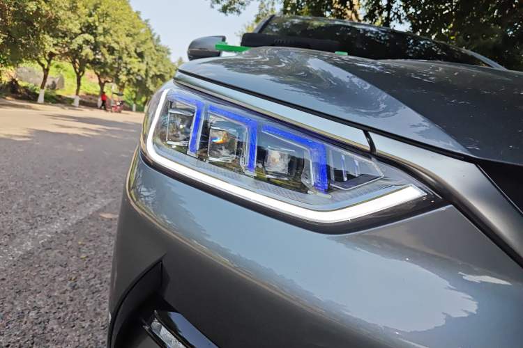 Used BYD Song PLUS New Energy 2021 EV Deluxe Model Right Front Headlight