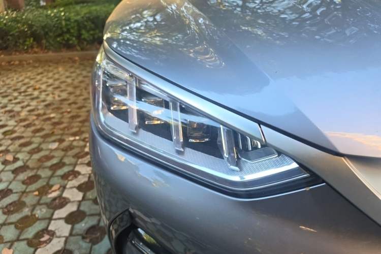 Used BYD Song PLUS New Energy 2021 EV Deluxe Model Right Front Headlight