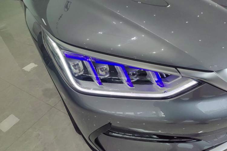 Used BYD Song PLUS New Energy 2021 EV Deluxe Model Right Front Headlight