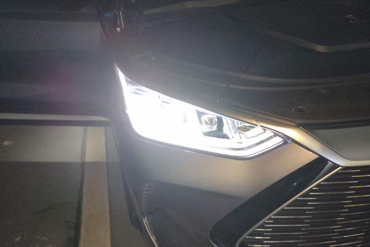 Used BYD Song PLUS New Energy 2021 DM-i 110KM Flagship PLUS Right Front Headlight