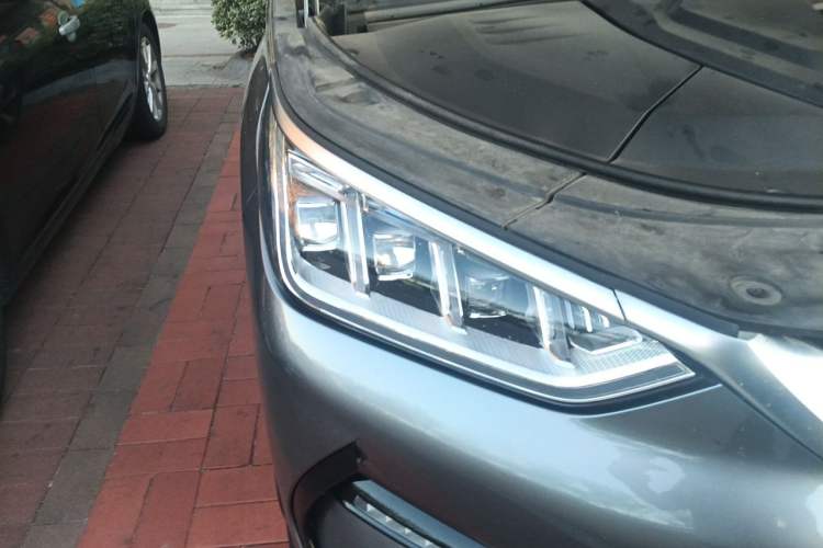 Used BYD Song PLUS New Energy 2021 EV Deluxe Model Right Front Headlight