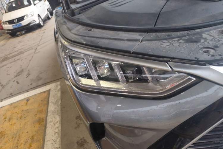 Used BYD Song PLUS New Energy 2021 DM-i 110KM Flagship PLUS Right Front Headlight
