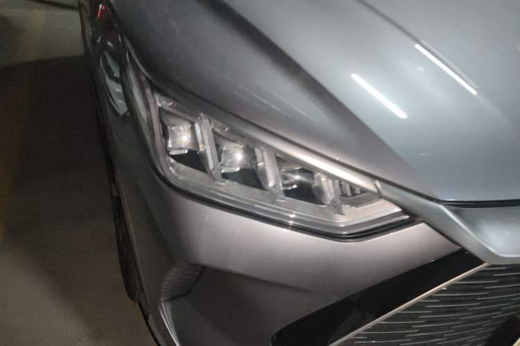 Used BYD Song PLUS New Energy 2021 DM-i 110KM Flagship Model Right Front Headlight